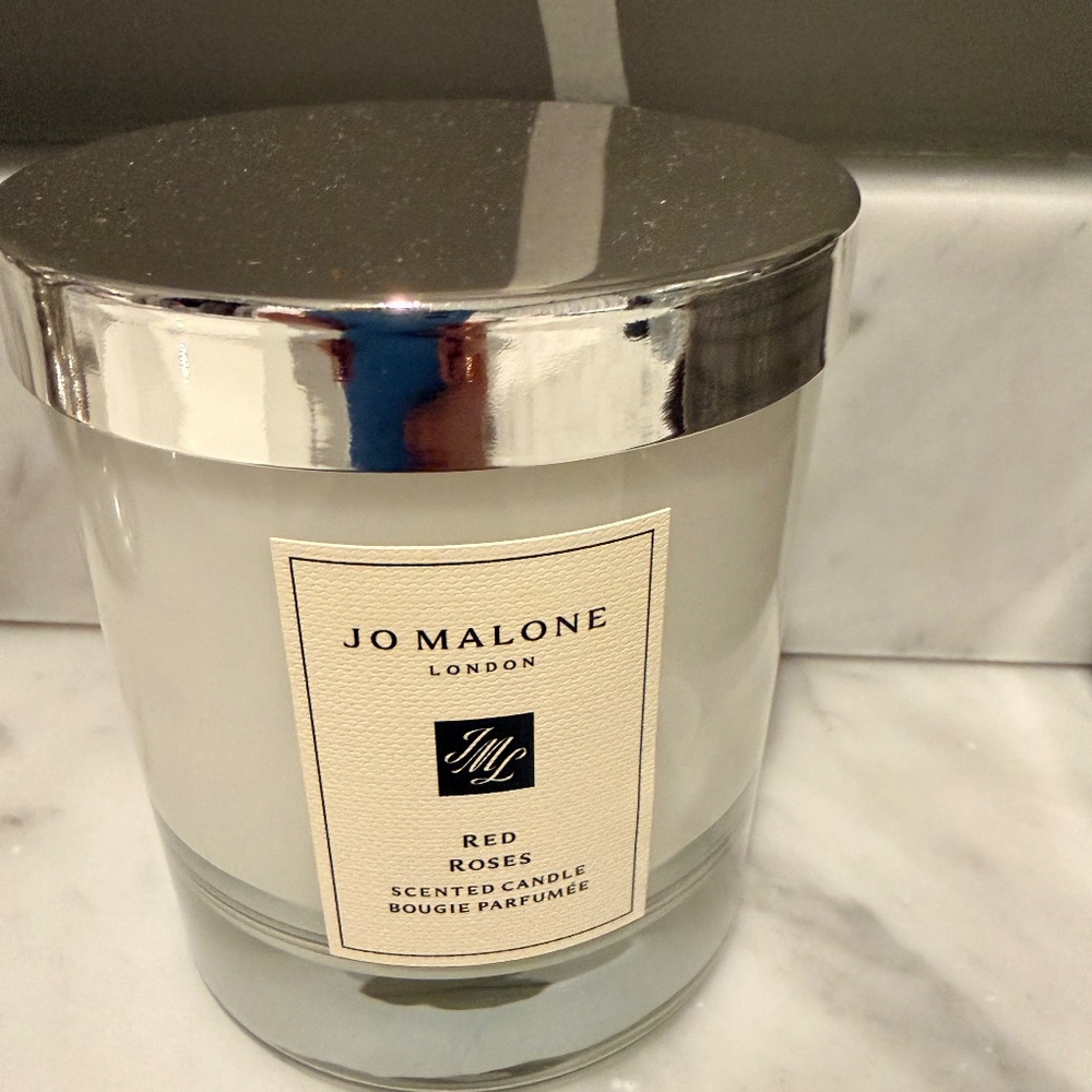 JO MALONE LONDON red roses scented candle
